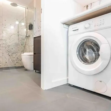 Swimming Pool & Terrace Near The By Rems *