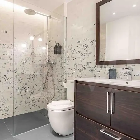 Swimming Pool & Terrace Near The By Rems *