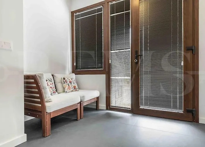 Apartment Swimming Pool & Terrace Near The By Rems *