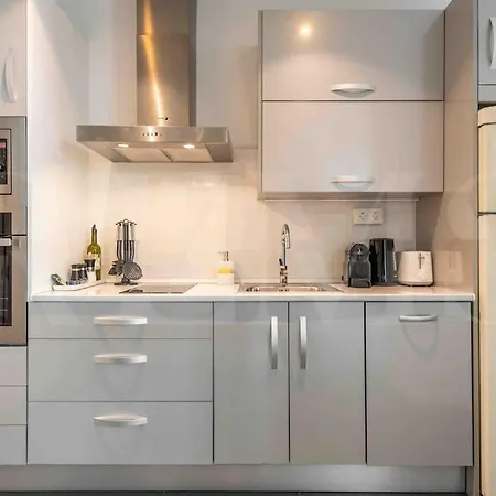 Swimming Pool & Terrace Near The By Rems Апартаменты