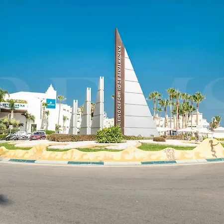 Swimming Pool & Terrace Near The By Rems